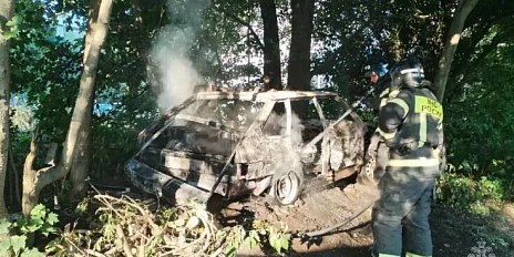 Орловские пожарные потушили 2 загоревшихся автомобиля