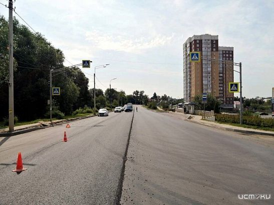 В Орле на зебре по ул. Михалицына внедорожник сбил пешехода