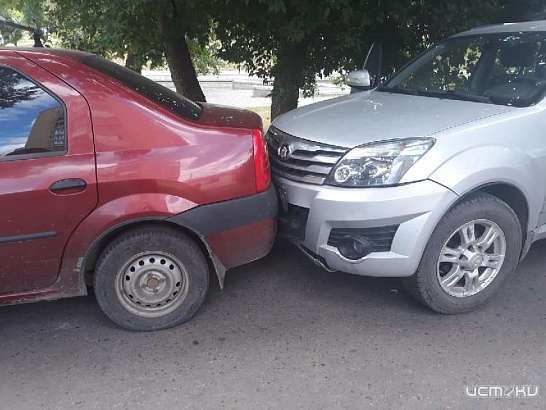В центре Орла внедорожник наехал на своего хозяина