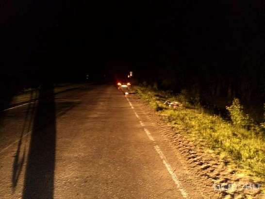 Под Хотынцом водитель ВАЗа отвез в больницу сбитую на обочине велосипедистку