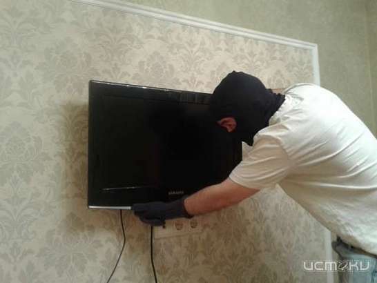 Амчанин украл у родственницы телевизор