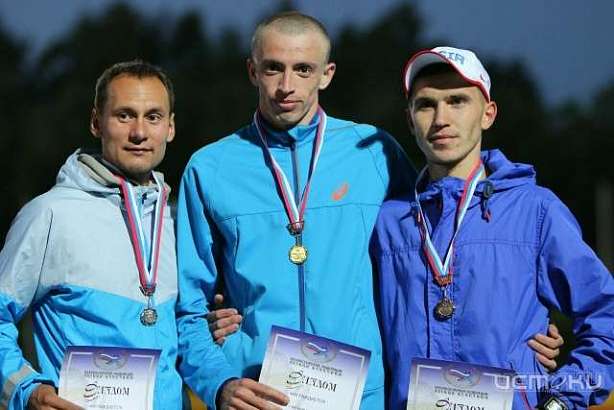 Михаил Стрелков выиграл Первенство России по легкой атлетике в беге на 10000 метров.