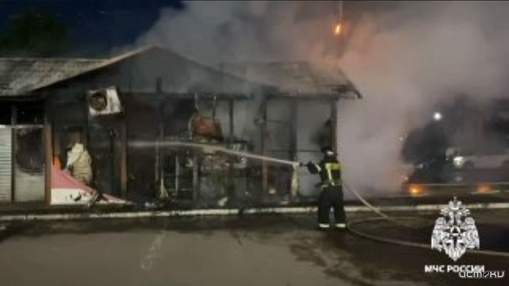 В Орле накануне вечером горел торговый павильон