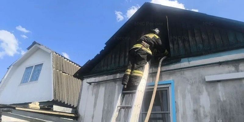 Вчера на улице Заречной горел чердак жилого дома 
