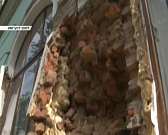 Произошло то, чего боялись жильцы... Часть стены в 68-м доме на Набережной Дубровинского всё же рухнула