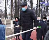 Тренажеры, баскетбольное кольцо и скамья для зарядки гаджетов: как обновили сквер перед ОГУ