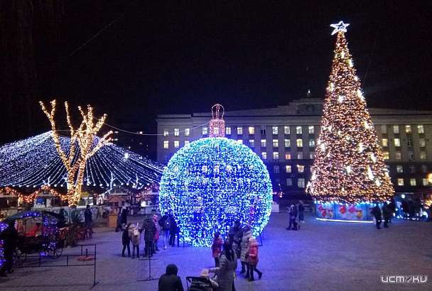 Орловчане на каникулах активно ходили в кино, музеи, на выставки и концерты, пользовались популярностью катки