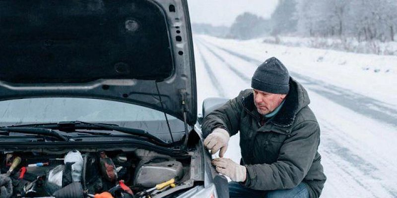 КАК АВТОМОБИЛИСТУ ИЗБЕЖАТЬ НЕПРИЯТНЫХ СИТУАЦИЙ НА ДОРОГЕ В МОРОЗЫ