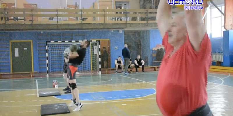 Больше, чем просто снаряд. В Орле прошёл открытый Чемпионат и Первенство города по гиревому спорту. Участники испытали себя в дисциплине «толчок по дл...