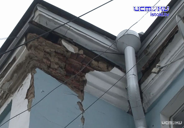 "Капремонт дал начало разрушению нашего дома". Одна экспертиза признала дом аварийный, другая нет