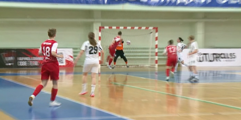 Чемпионат России по футзалу среди женских команд продолжается