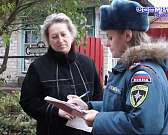 Зима ближе - обогреваться доступными методами некоторые орловчане будут все чаще. Спасатели пошли по домам напомнить правила безопасности