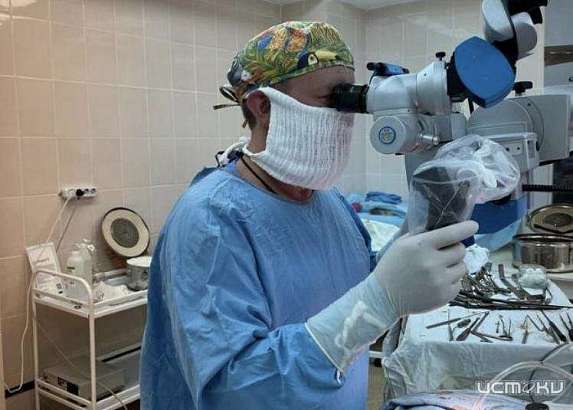 Нейрохирурги больницы Семашко смогли поставить на ноги пациентку, утратившую способность к передвижению.