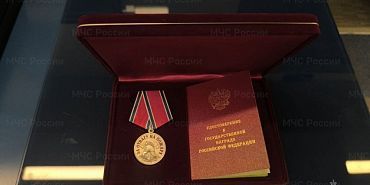 Орловские пожарные получили госнаграды за тушение нефтебазы