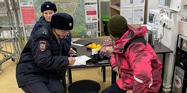 Орловские полицейские проверили курьеров-доставщиков, которые снуют по городу