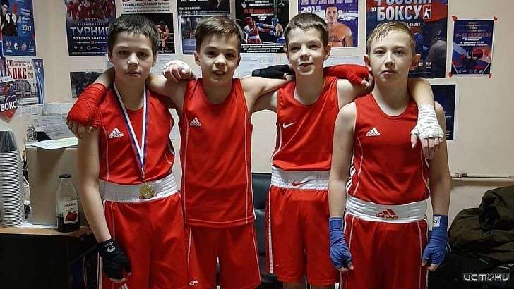 Юные орловские боксеры боролись за призы Деда Мороза