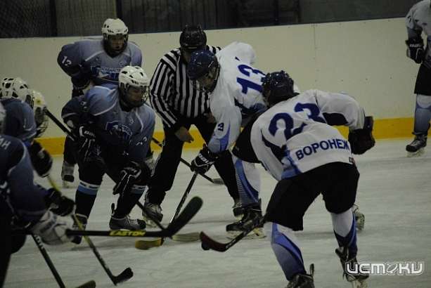 Орловчане были "сметены" воронежским "Бураном"