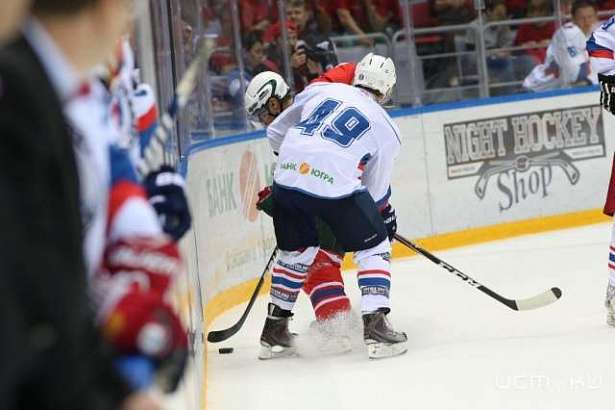 Ночная хоккейная лига - в разгаре