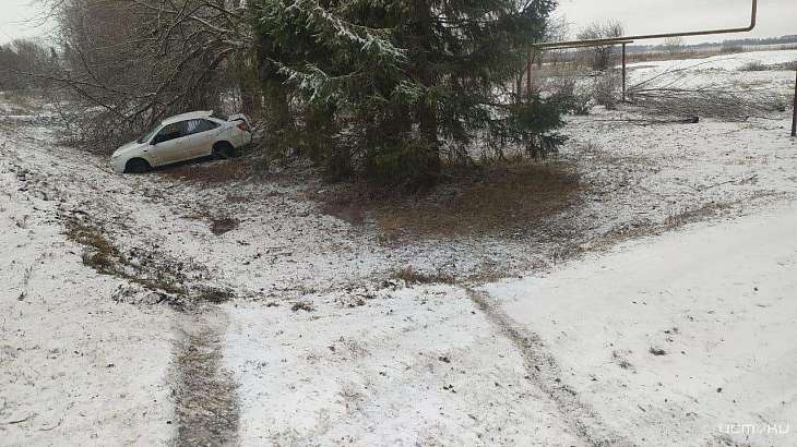 В Орловской области водитель «Лады» улетел с дороги в кювет