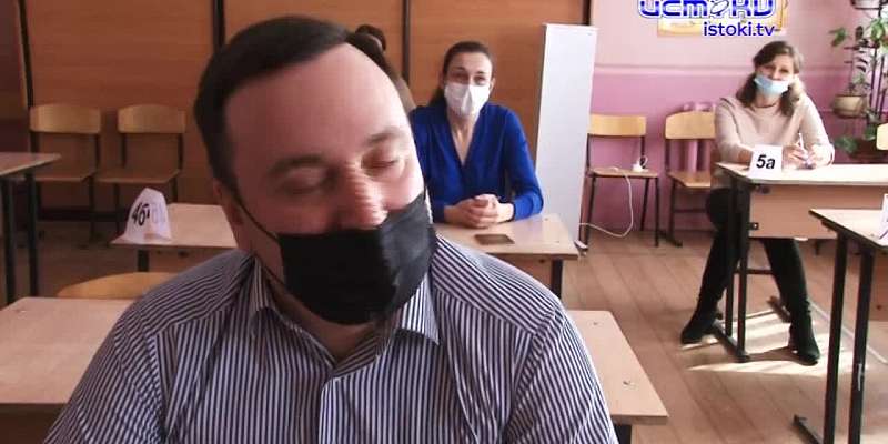 А вы готовы проверить свои школьные знания? В Орле нашлись родители, которые не побоялись снова сесть за парты и вспомнить правила русского языка и ма...