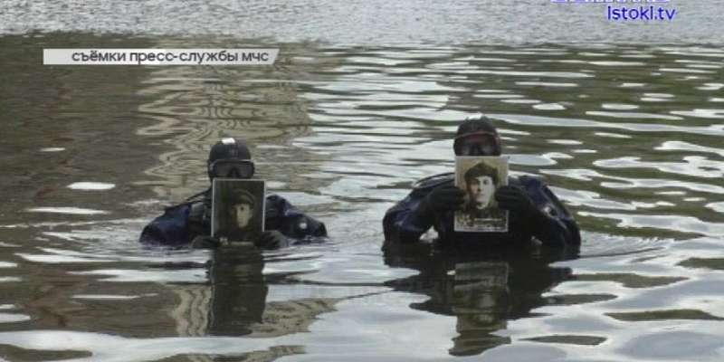 «Бессмертный полк» под водой в Орле: как это было