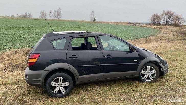 На Орловщине автомобилистка и ее спутница опрокинулись на «Понтиаке»