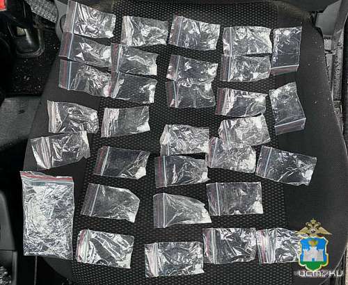 В Орле у двух мужчин нашли более 100 пакетиков с "солями"