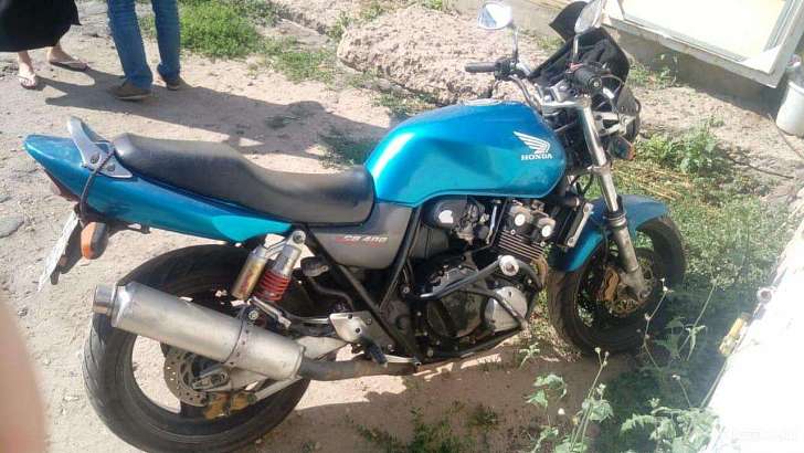 Ливенский байкер не справился с управлением и опрокинулся