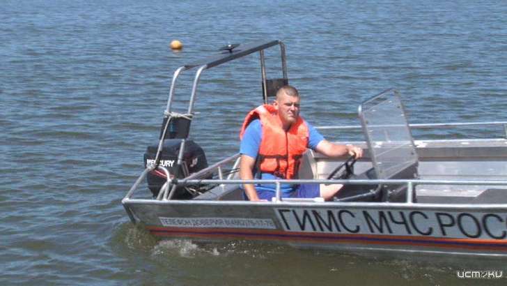 Фоторепортаж: в Орле спасатели устроили соревнования по водно-моторному спорту