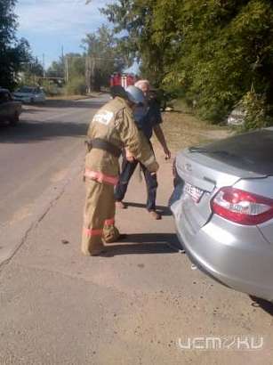 Две «Лады» не смогли разъехаться на одной из улиц г. Ливен