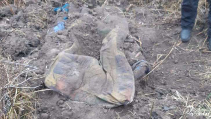 На Орловщине пропавшего мужчину и его мать нашли закопанными в поле 