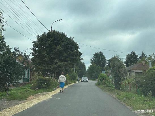 В частном секторе Орла появляются асфальтовые дороги. Но тротуары на них не предусмотрены