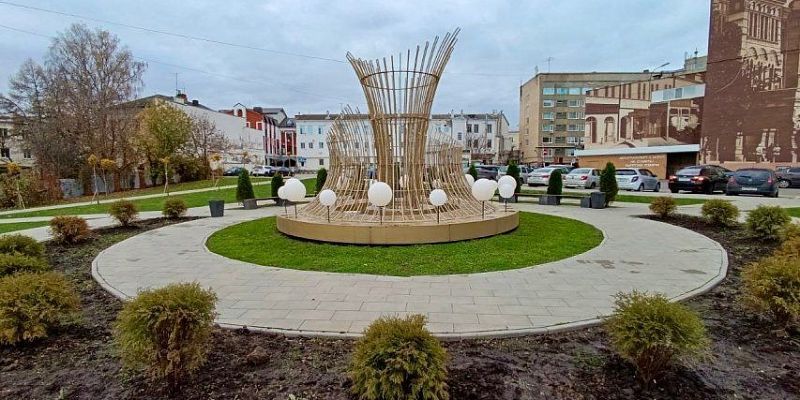 Туи с площади Ленина пересадили в сквере Орловских литераторов