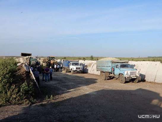 Орловского рабочего насмерть задавил погрузчик в силосной яме 