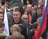 700 человек пришли на митинг возле базы Лесоторговой