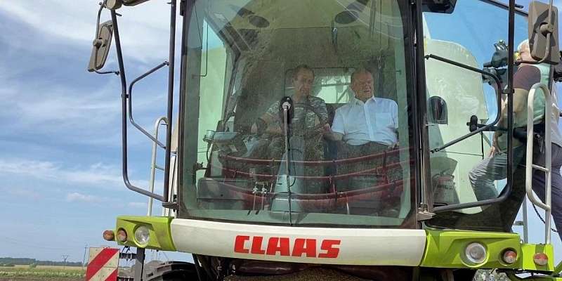 «Не в первый раз»: Зюганов намолотил зерна для Орловской области 