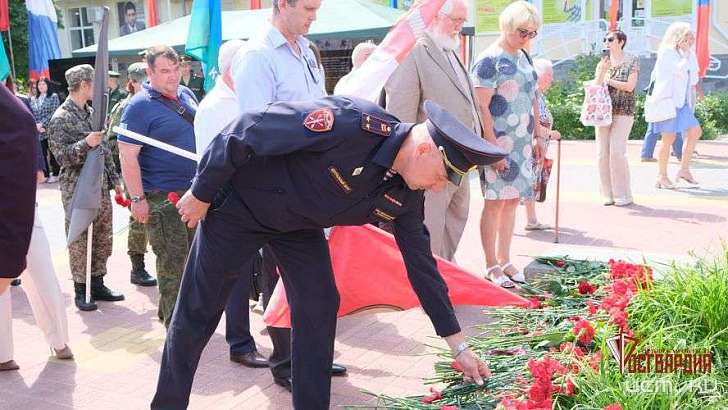 В Орле сотрудники и военнослужащие Росгвардии почтили память воинов-героев