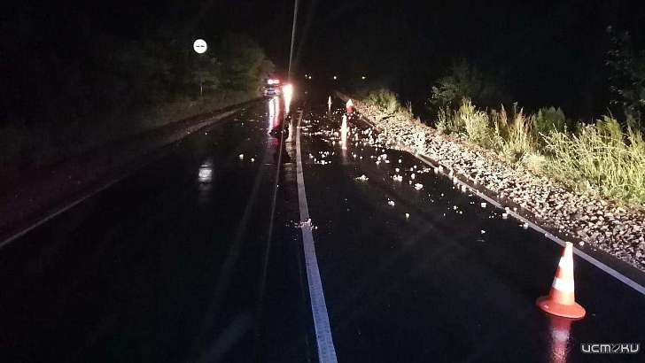 Под Орлом «Лифан» вылетел с трассы в кювет