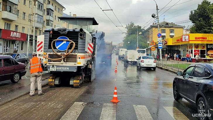 Фотофакт: в Орле начали поднимать асфальт на ул. Герцена