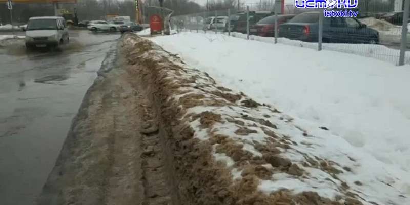 Дрожь земли на Ленинской, моря во дворах взамен гололеда, а на Комсомольской произошла серьезная авария. Об этом и не только в рубрике "Экспресс-ново...
