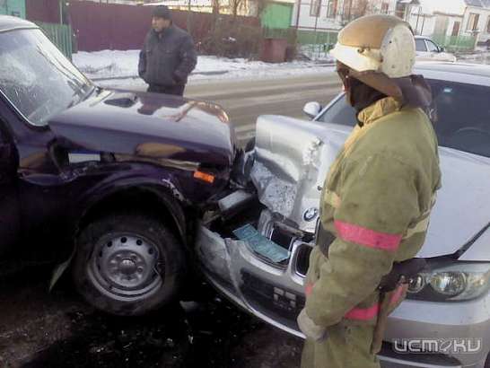 "Нива" vs "BMW"  "Нива" vs "BMW"