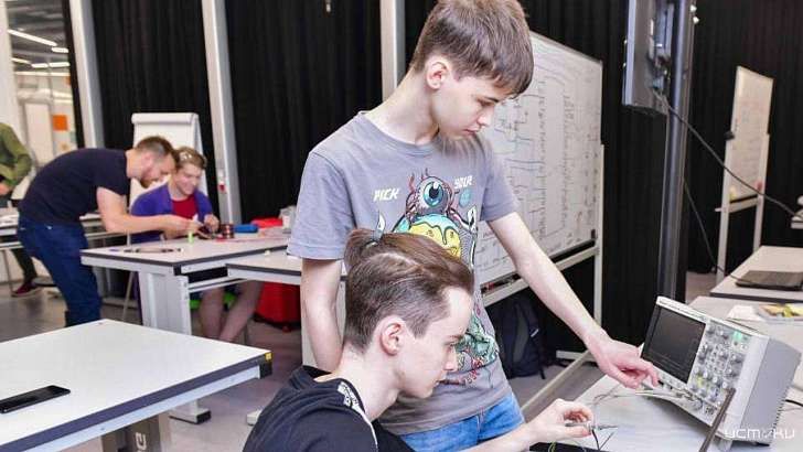 Юные братья из Орла осваивают космическое пространство