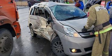 автомобильная авария В Орле в столкновении «Тойоты» и КамАЗа пострадал мужчина