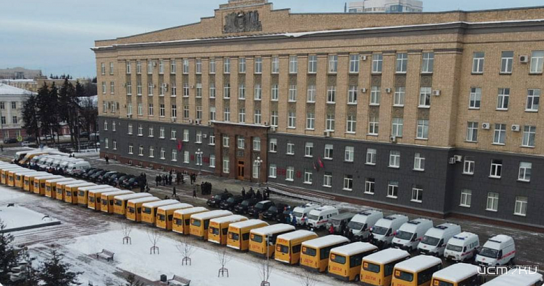 На Орловщине автопарк школ и больниц пополнился новым транспортом 