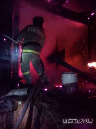 Ночью под Болховом при пожаре в доме погиб 40-летний мужчина