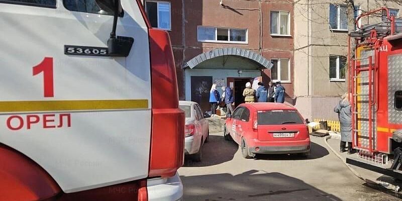В Орле и области спасатели помогли медикам, спасли женщину и эвакуировали людей