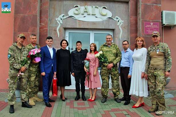 Дружинник из "Бригады Катукова" женился перед отправкой на контрактную службу