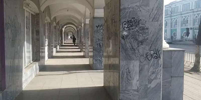 "Так гибли цивилизации", "Поведение временщиков и квартирантов": Орловчане возмущаются состоянием исторических зданий и улиц Орла
