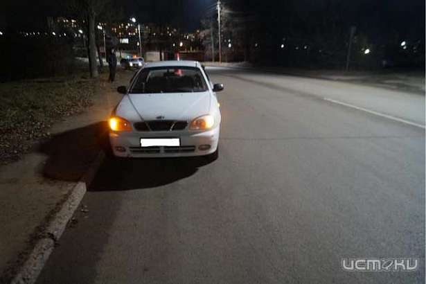 В Орле автомобиль сбил пешехода, переходившего дорогу в неположенном месте