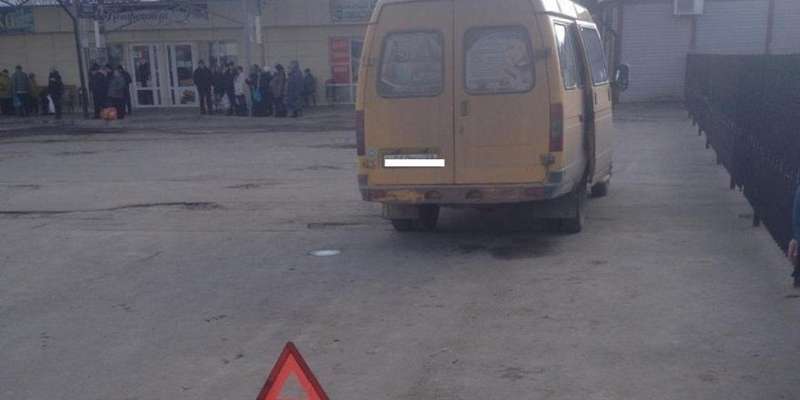 На автостанции в Ливнах водитель «Газели» сбил пенсионера, сдавая назад